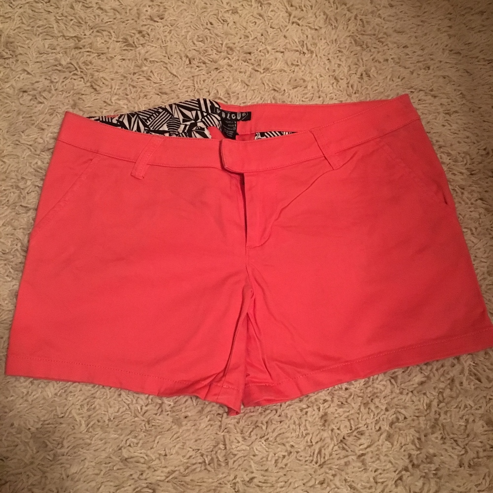 Volcom Shorts - Picture 2 of 5
